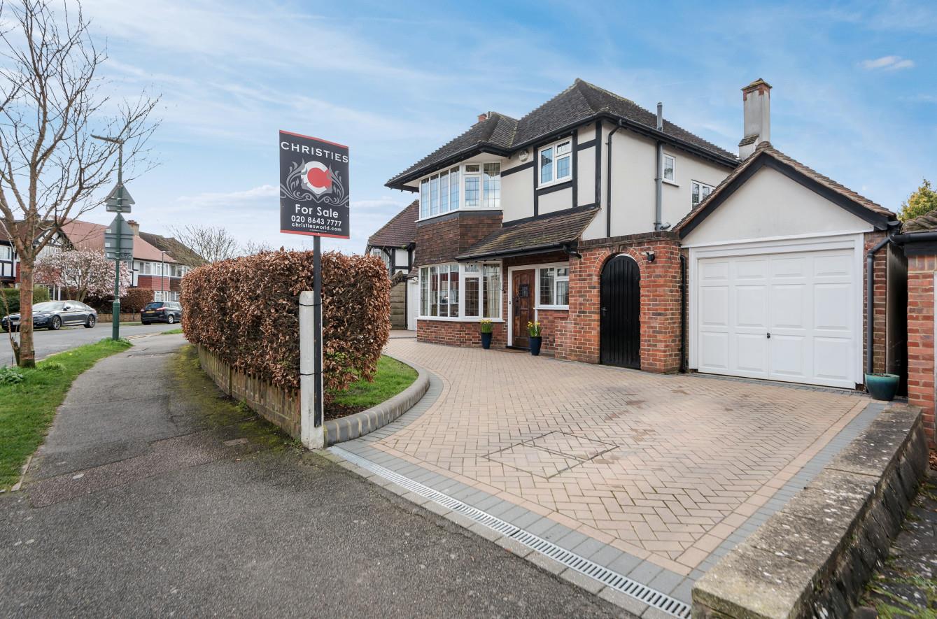 Anne Boleyn's Walk, Cheam Village Home